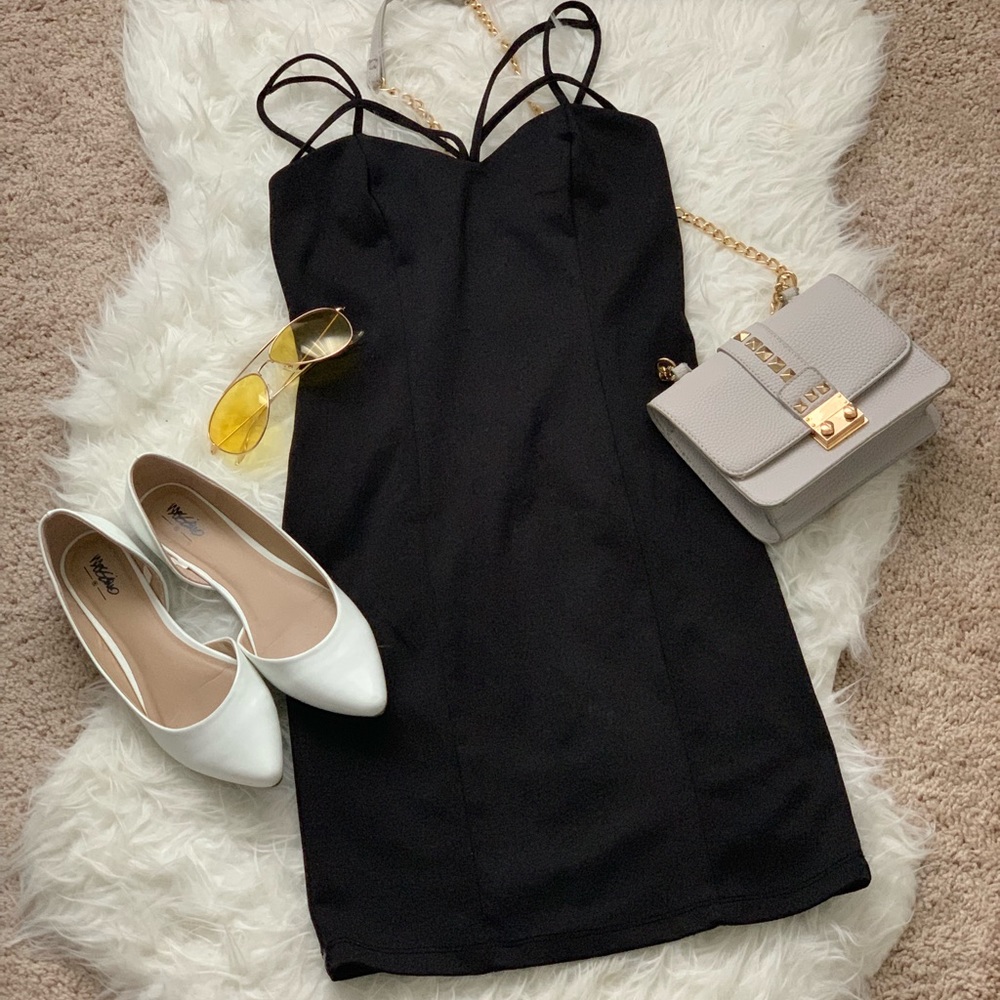 -SAVE Forever 21 Summer strapy black dress size S